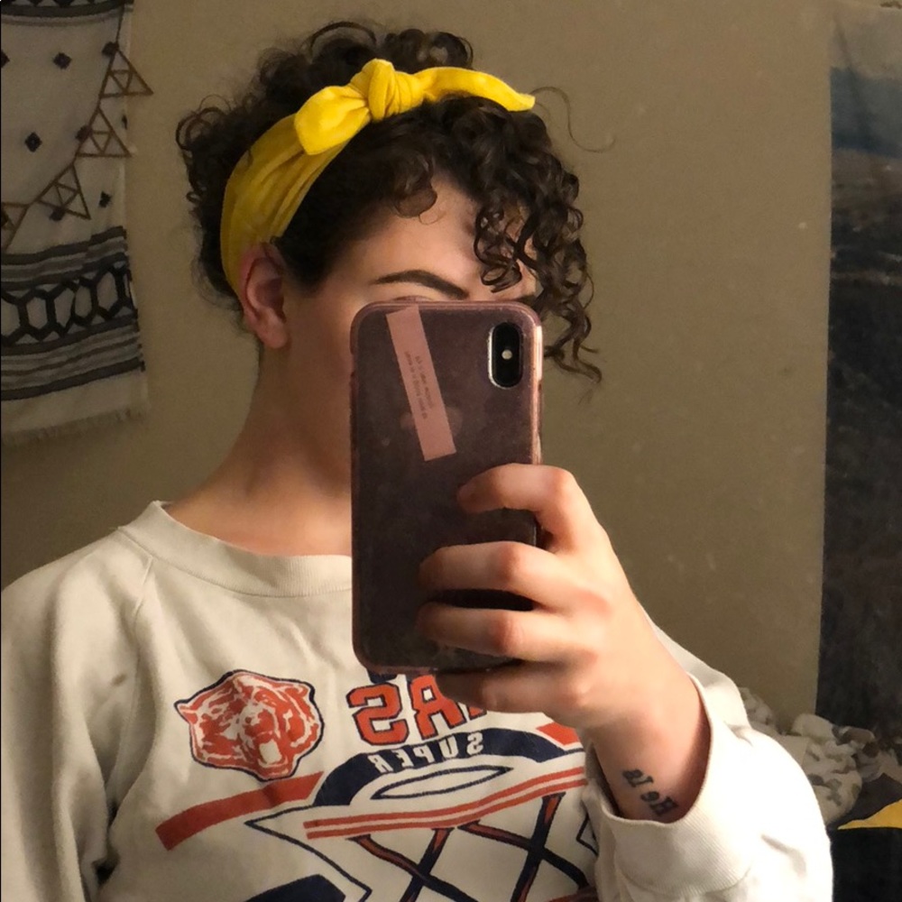Red or Yellow headband with bow